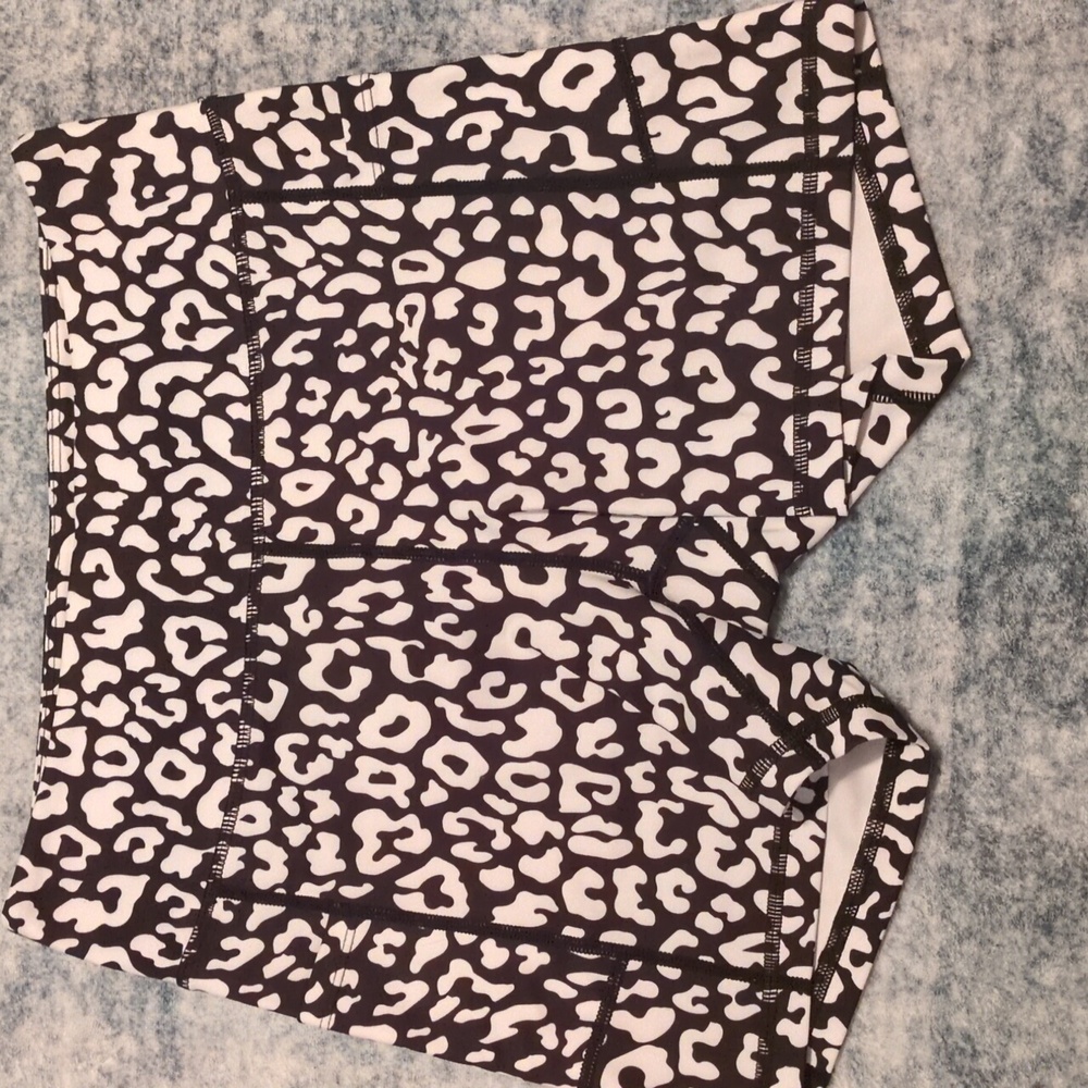 Zyia light n tight Hustle Shorts
